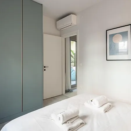 Futuristic Chic Oasis In The Heart Of The