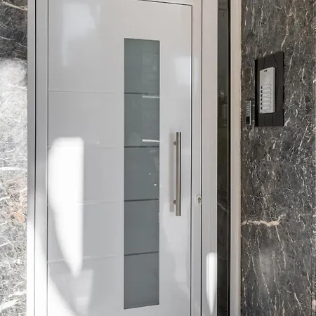 Futuristic Chic Oasis In The Heart Of The * Saloniki